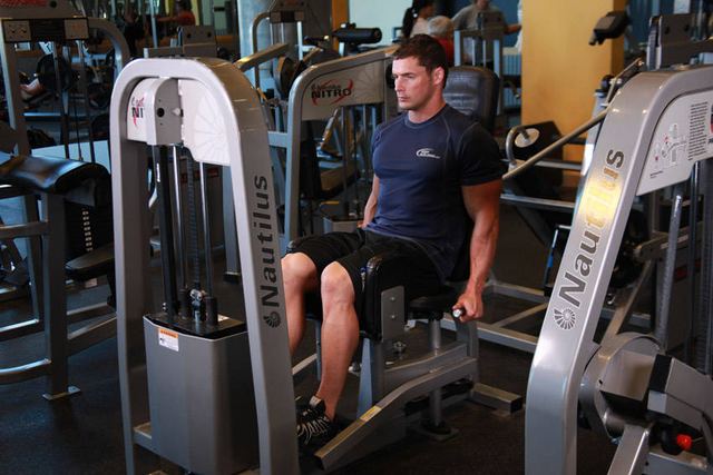 Hip Abduction Machine – start position